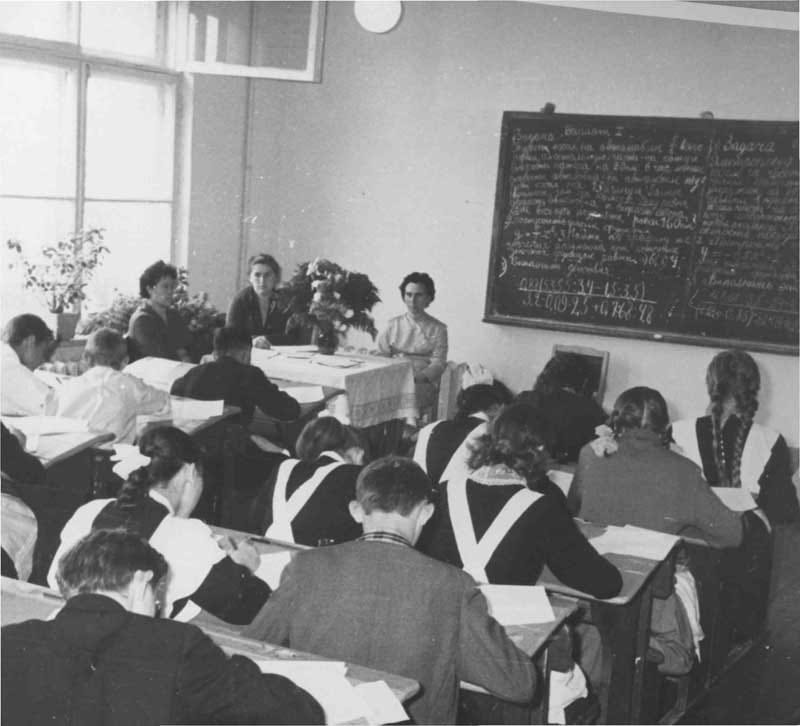 Наше учреждение начало свою образовательную деятельность в далёком 1962 году.
